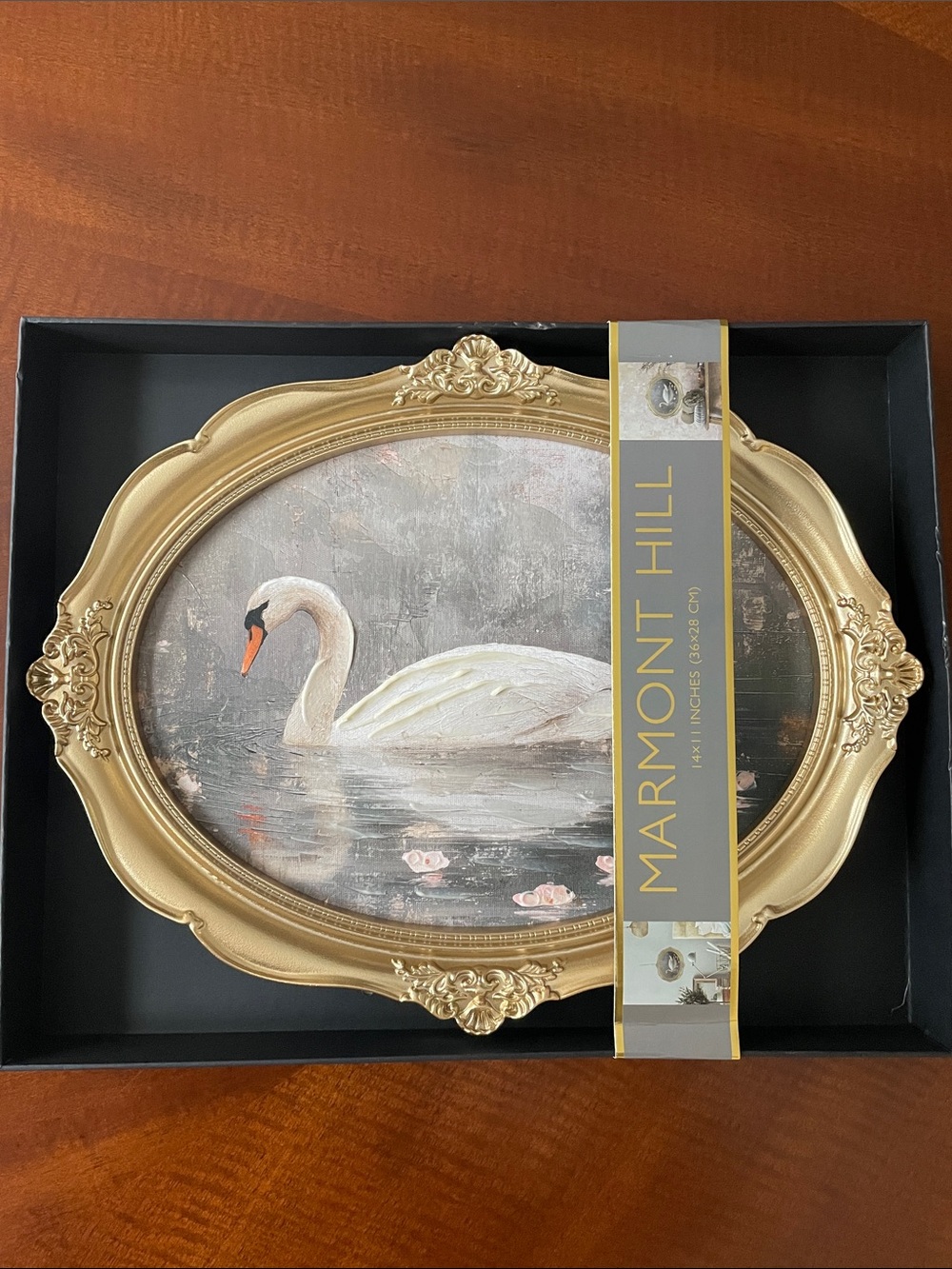 Marmont Hill Oval Swan Canvas Painting in Gold Frame